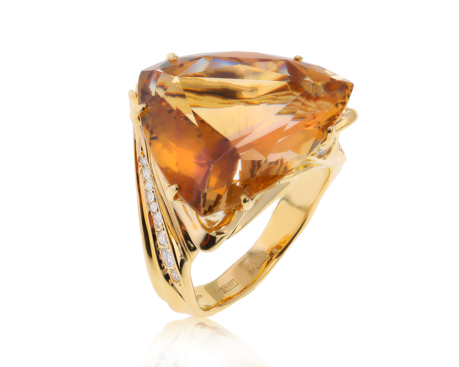 Золотое кольцо с цитрином 19.45ct и бриллиантами 0.25ct