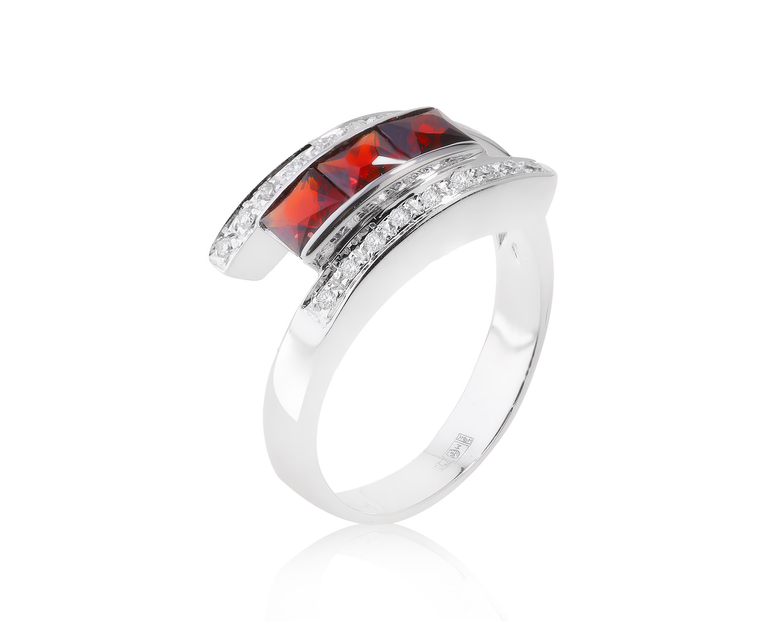 Золотое кольцо с гранатами 1.32ct и бриллиантами 0.13ct 080723/1