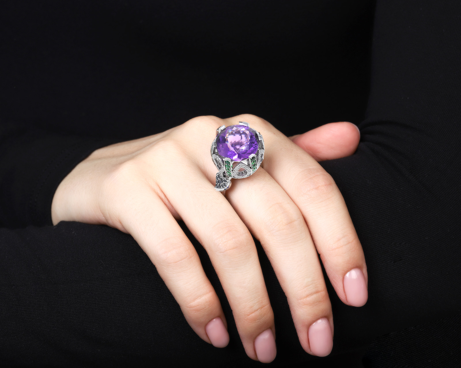 Притягательное золотое кольцо с аметистом 14.41ct – купить по цене 153 500 ₽ с доставкой в интернет-магазине Mister Diamond