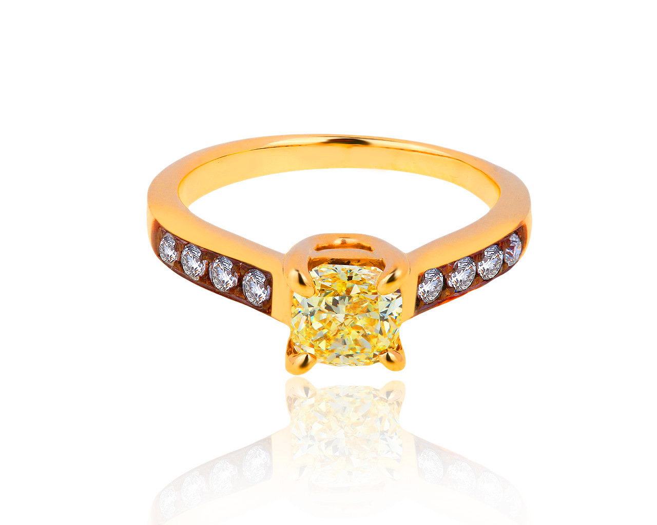 Прекрасное золотое кольцо с бриллиантами 1.20ct