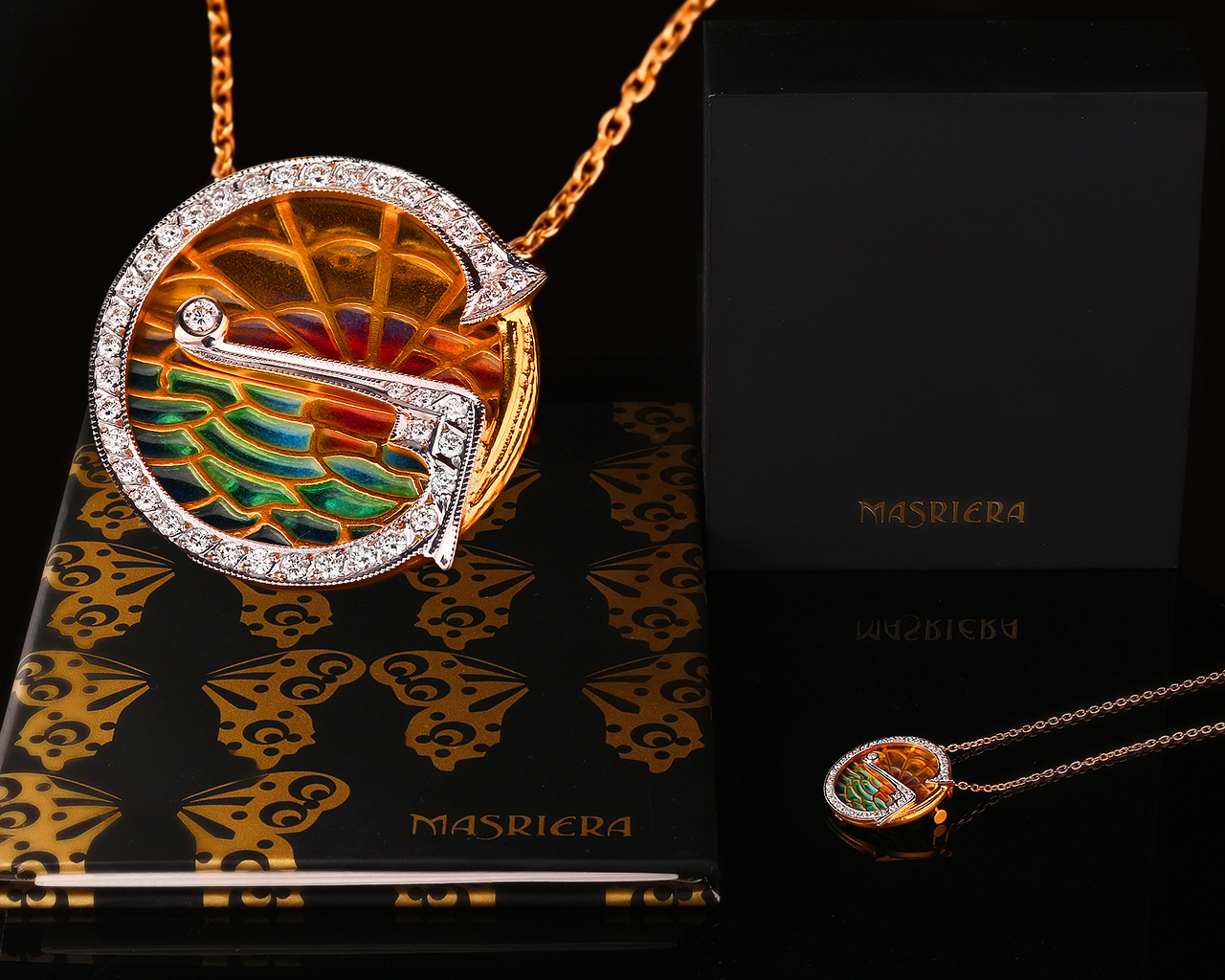 Интересная бриллиантовая подвеска 0.45ct Masriera