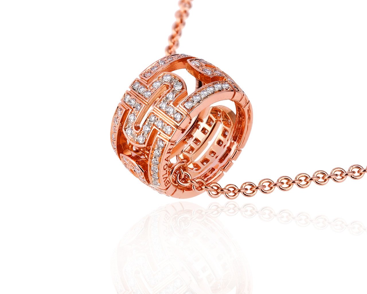 Красивый золотой кулон с бриллиантами 0.50ct Bvlgari