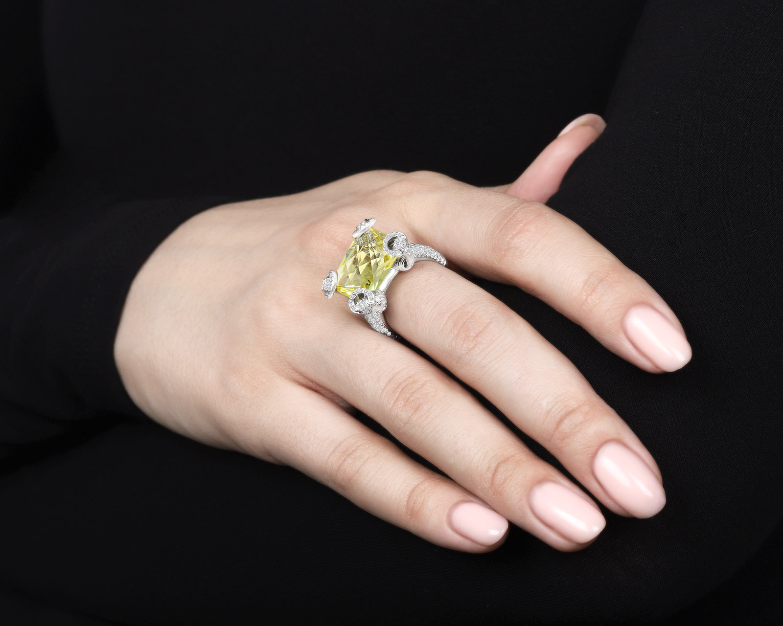Оригинальное золотое кольцо с кварцем 12.85ct Gucci Horsebit