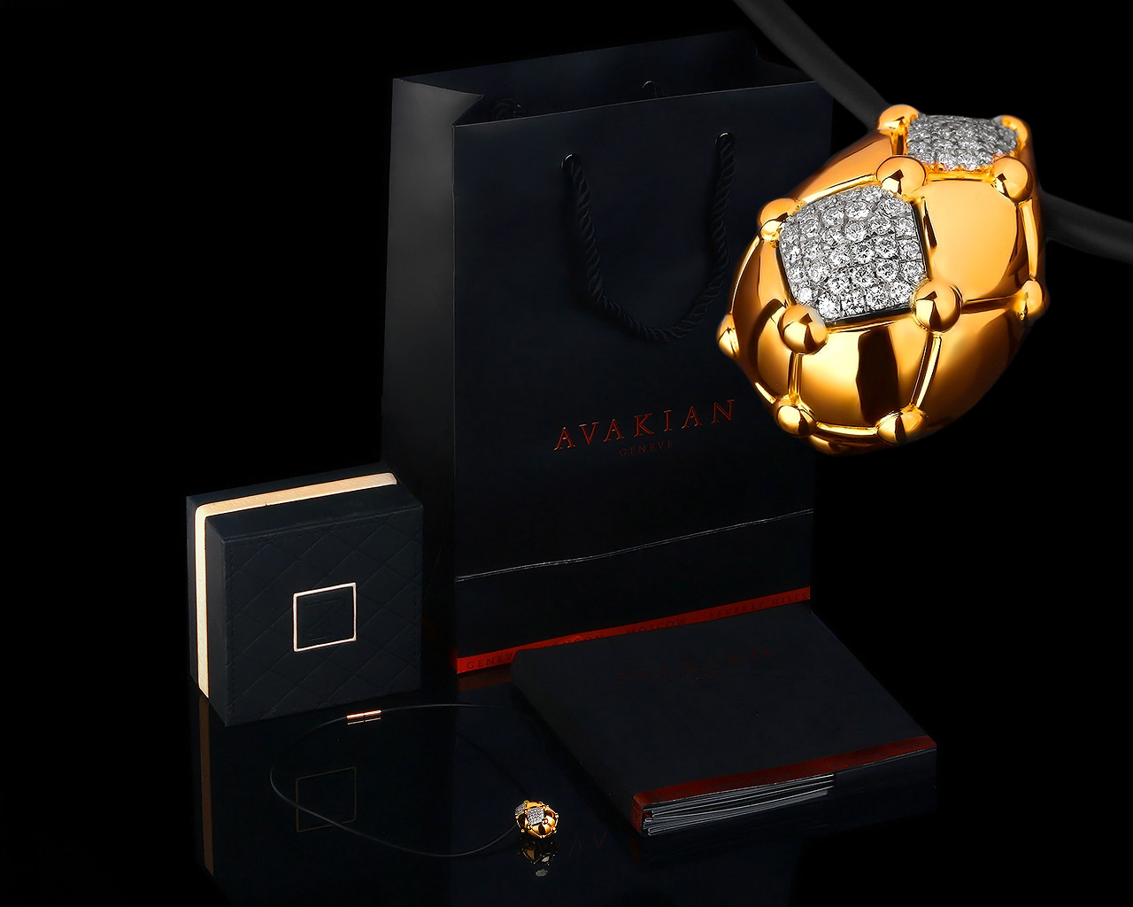 Шикарная бриллиантовая подвеска Аvakian Tzarina 211117/1