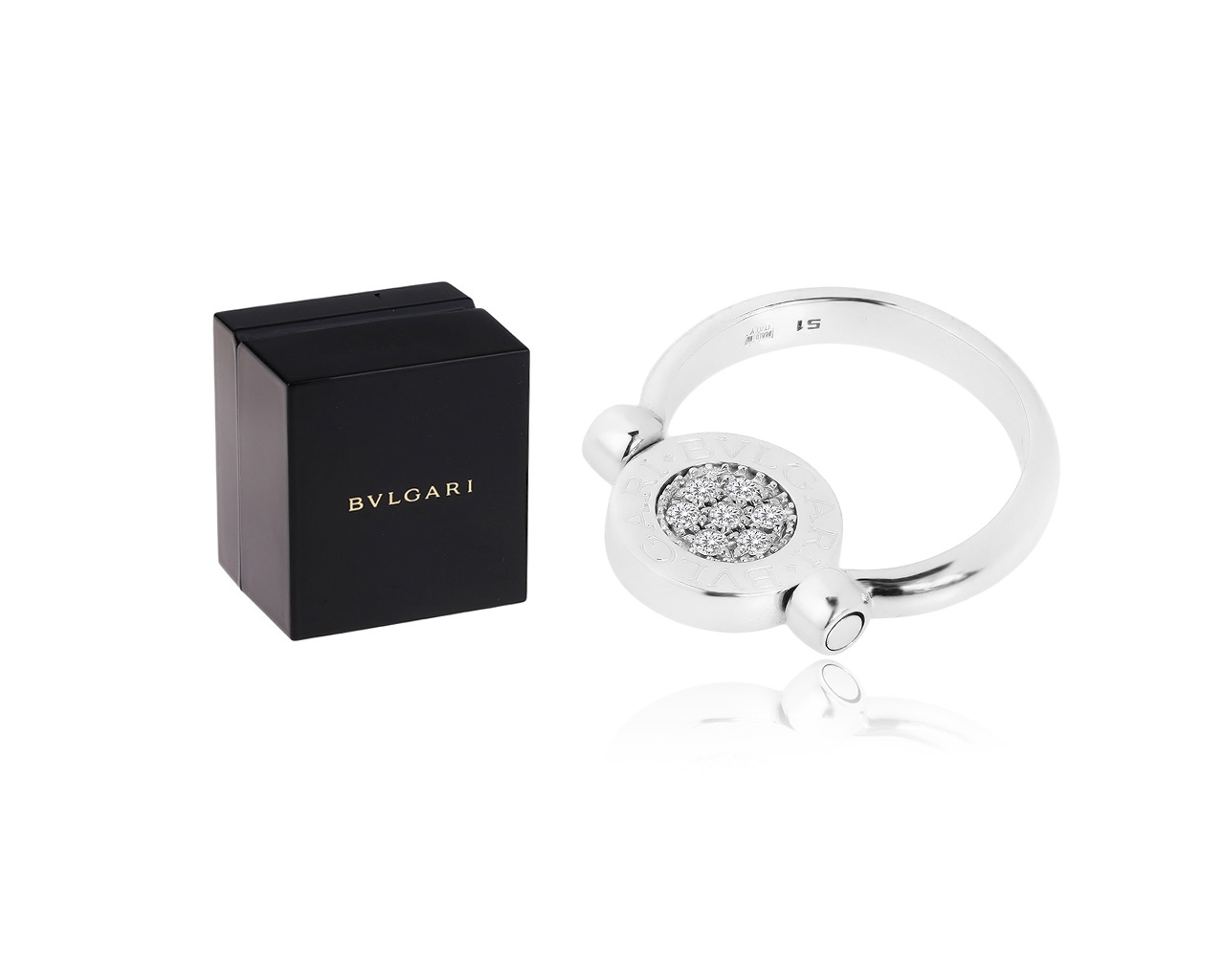 Золотое кольцо с ониксом и бриллиантами 0.10ct Bvlgari