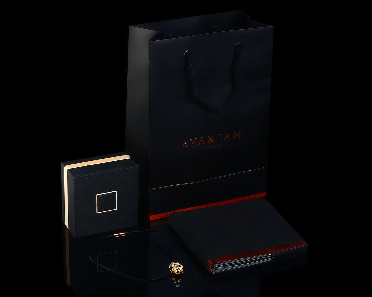 Шикарная бриллиантовая подвеска Аvakian Tzarina