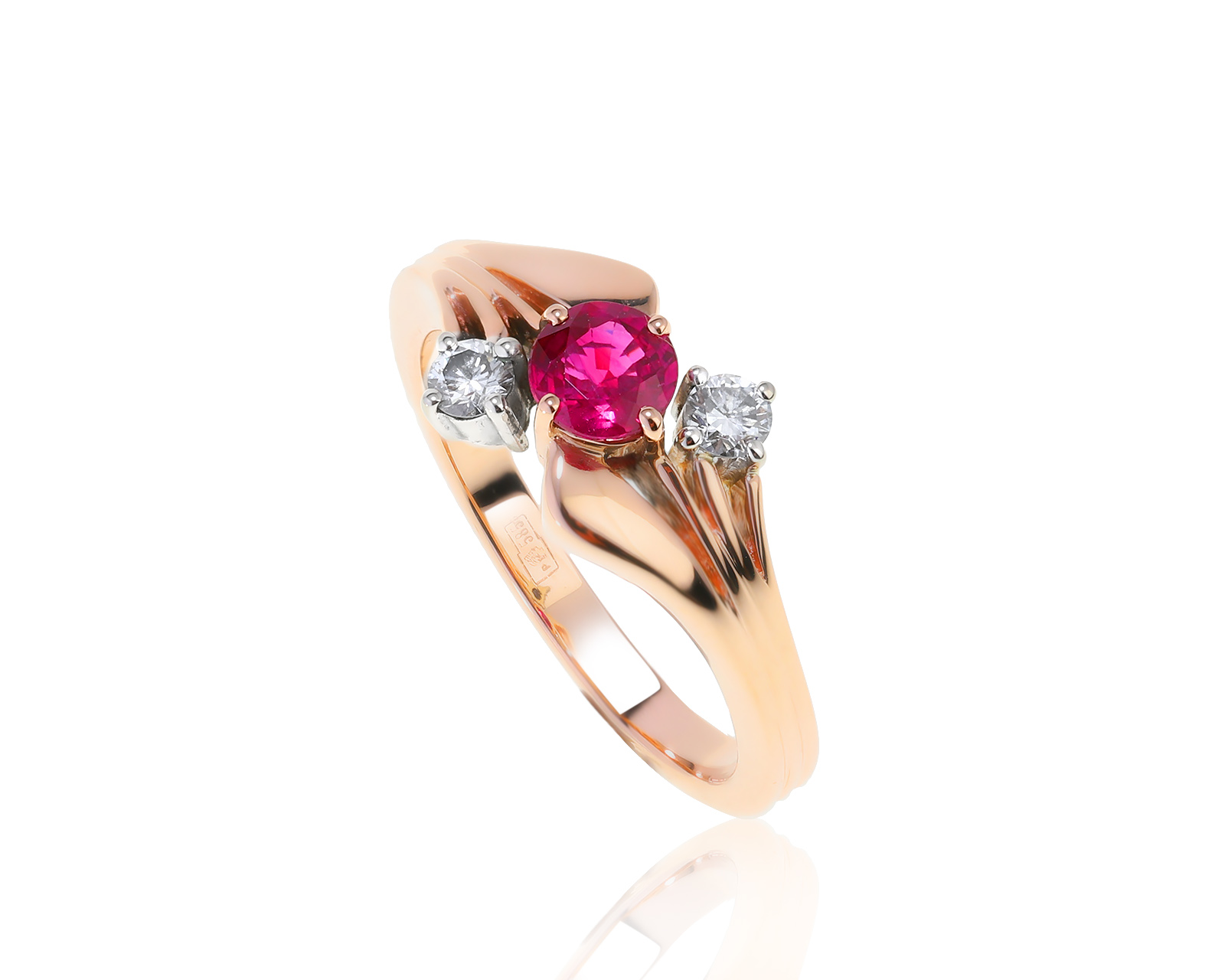 Женственное золотое кольцо с рубином 0.48ct