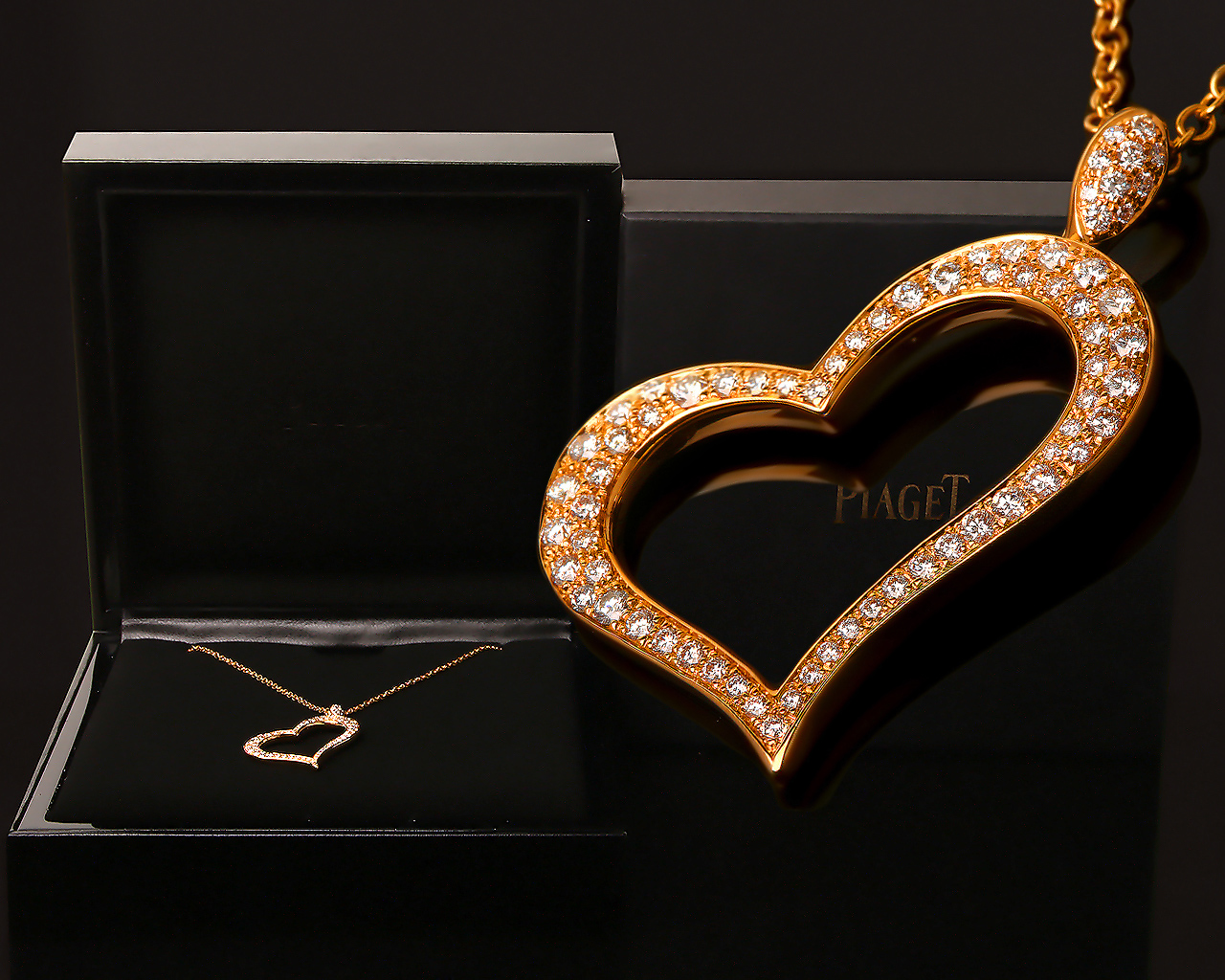 Piaget кулон сердце. Кулон Piaget сердце с бриллиантами. Подвеска Piaget Heart. Подвеска Piaget сердце с бриллиантами.