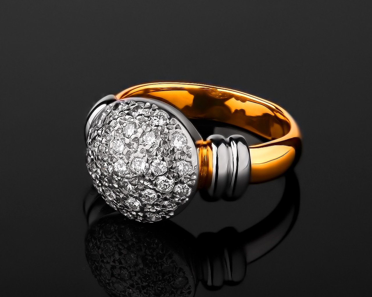 Двухцветное золотое кольцо с бриллиантами 0.50ct