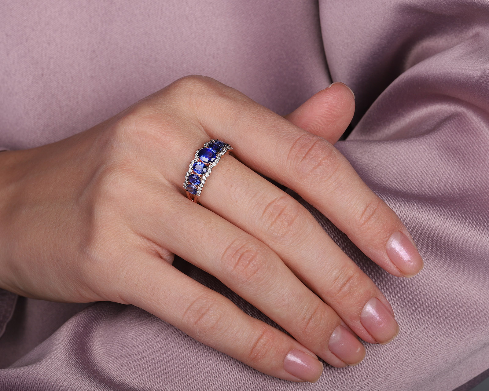 Золотое кольцо с сапфирами 2.50ct и бриллиантами 0.28ct