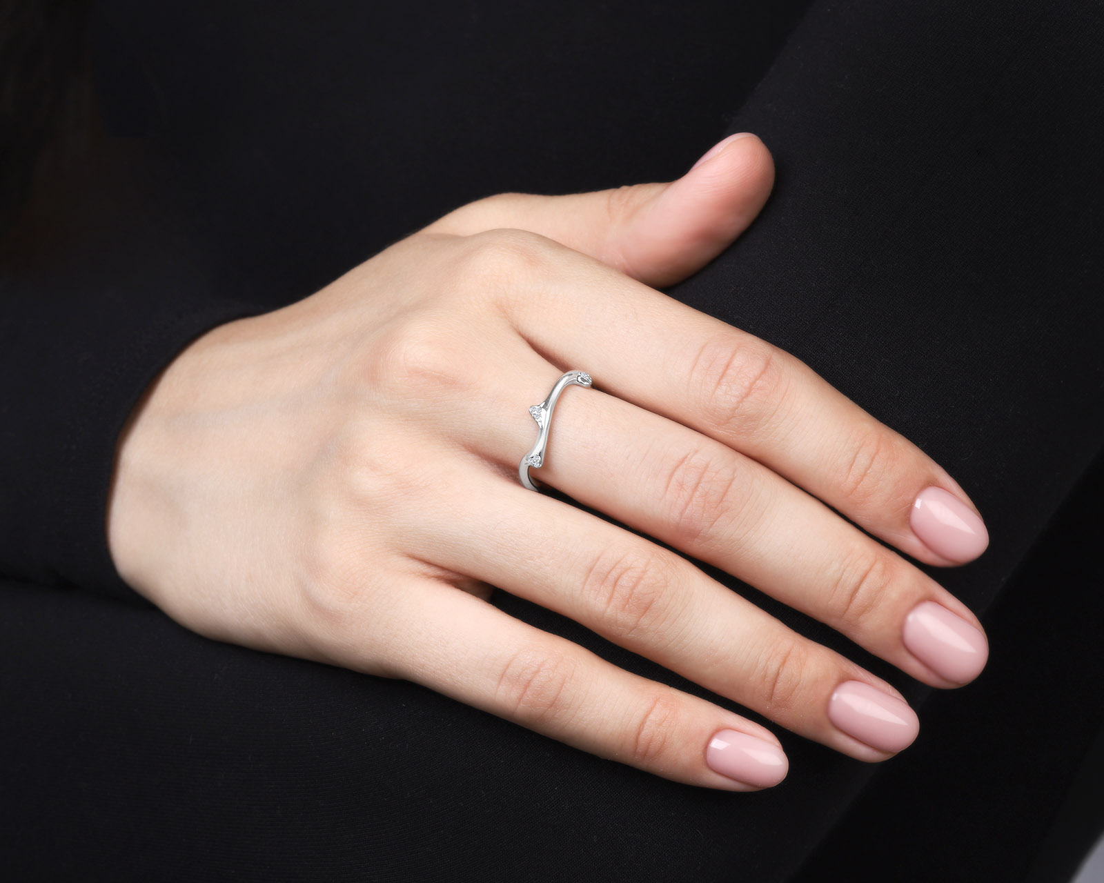 Оригинальное золотое кольцо с бриллиантами 0.11ct Dior Bois De Rose
