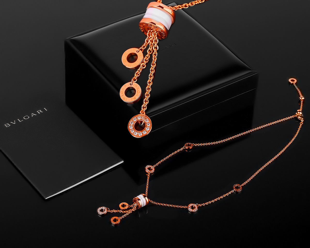 Золотое колье с бриллиантами 0.55ct Bvlgari B.Zero 1