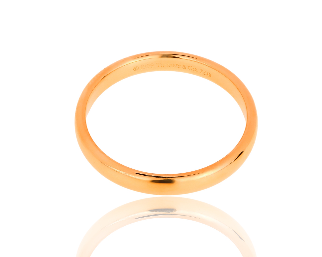 Красивое золотое кольцо Tiffany&Co Classic