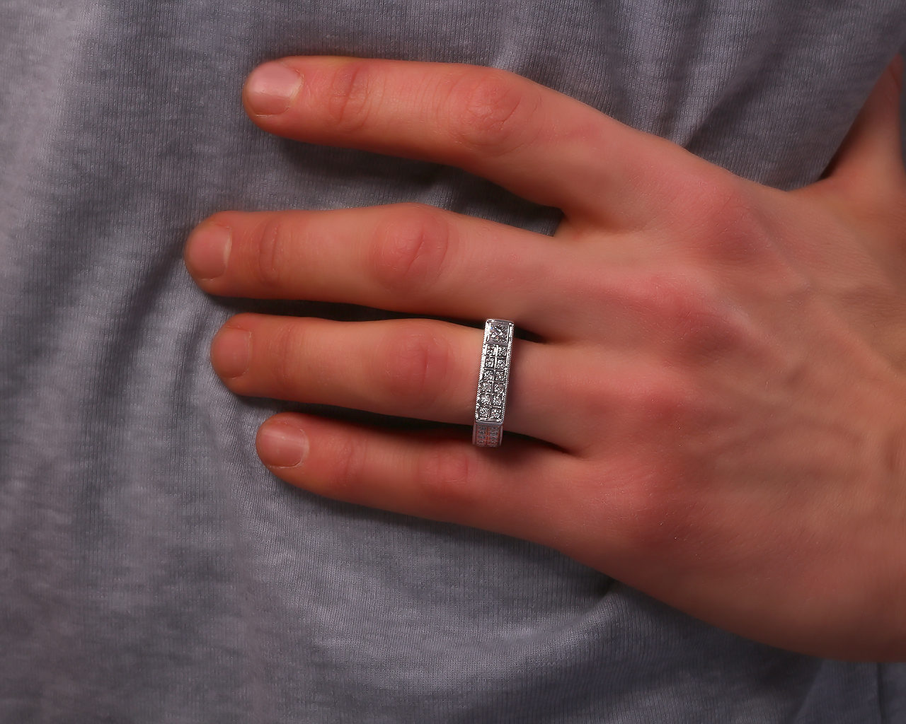 Солидное золотое кольцо с бриллиантами 0.73ct