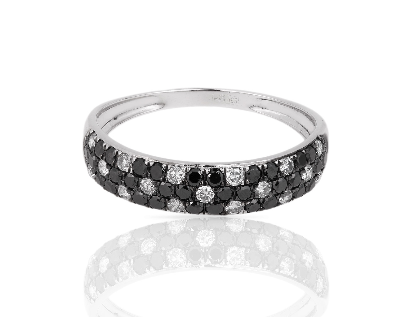 Золотое кольцо с черными и белыми бриллиантами 0.59ct