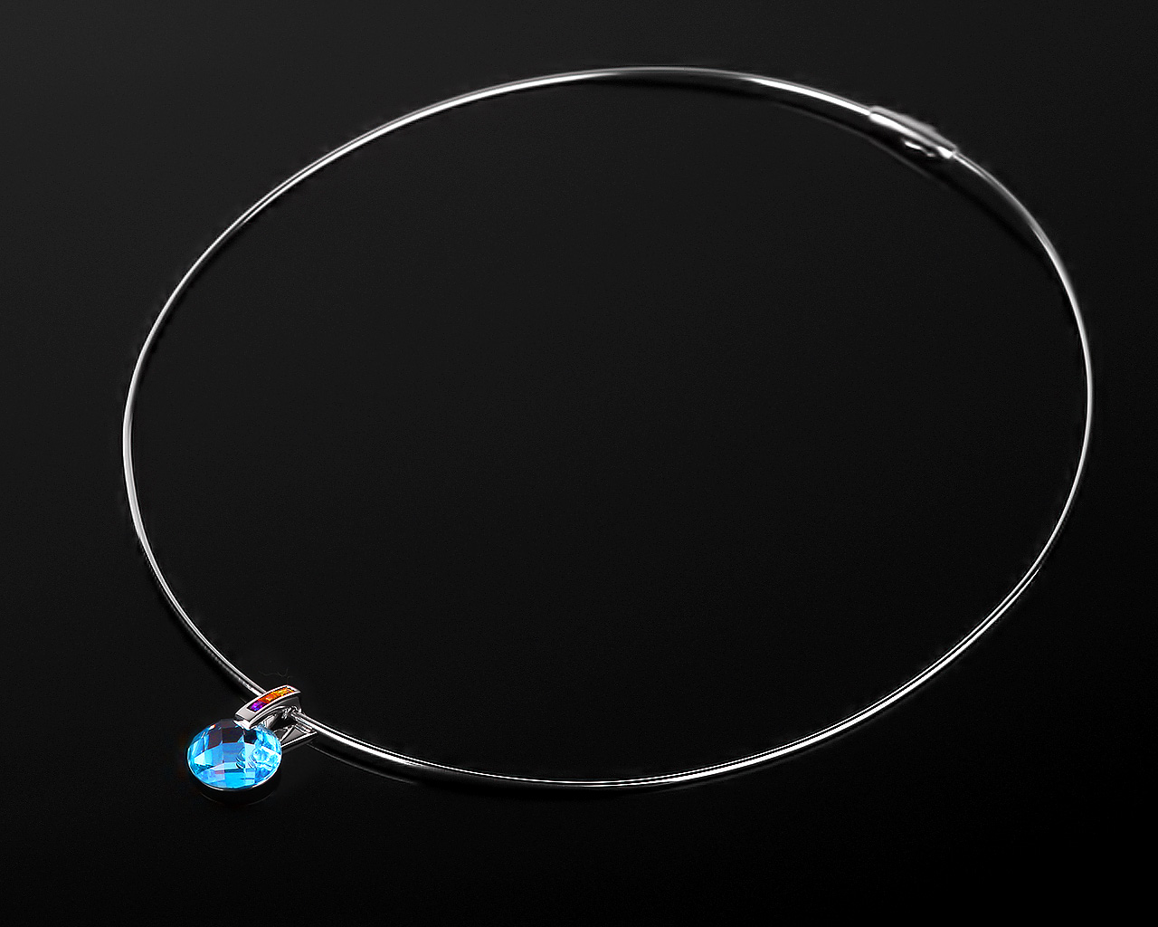 Золотое колье с цветными камнями Guy Laroche