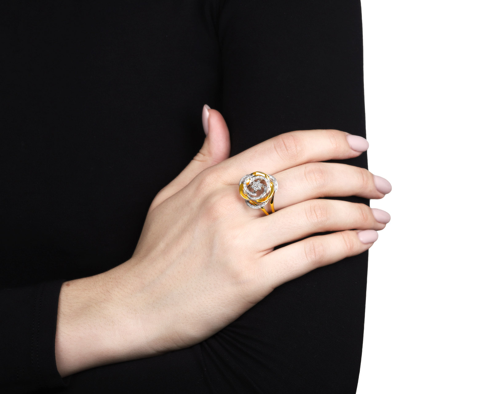 Притягательное золотое кольцо с бриллиантами 0.22ct
