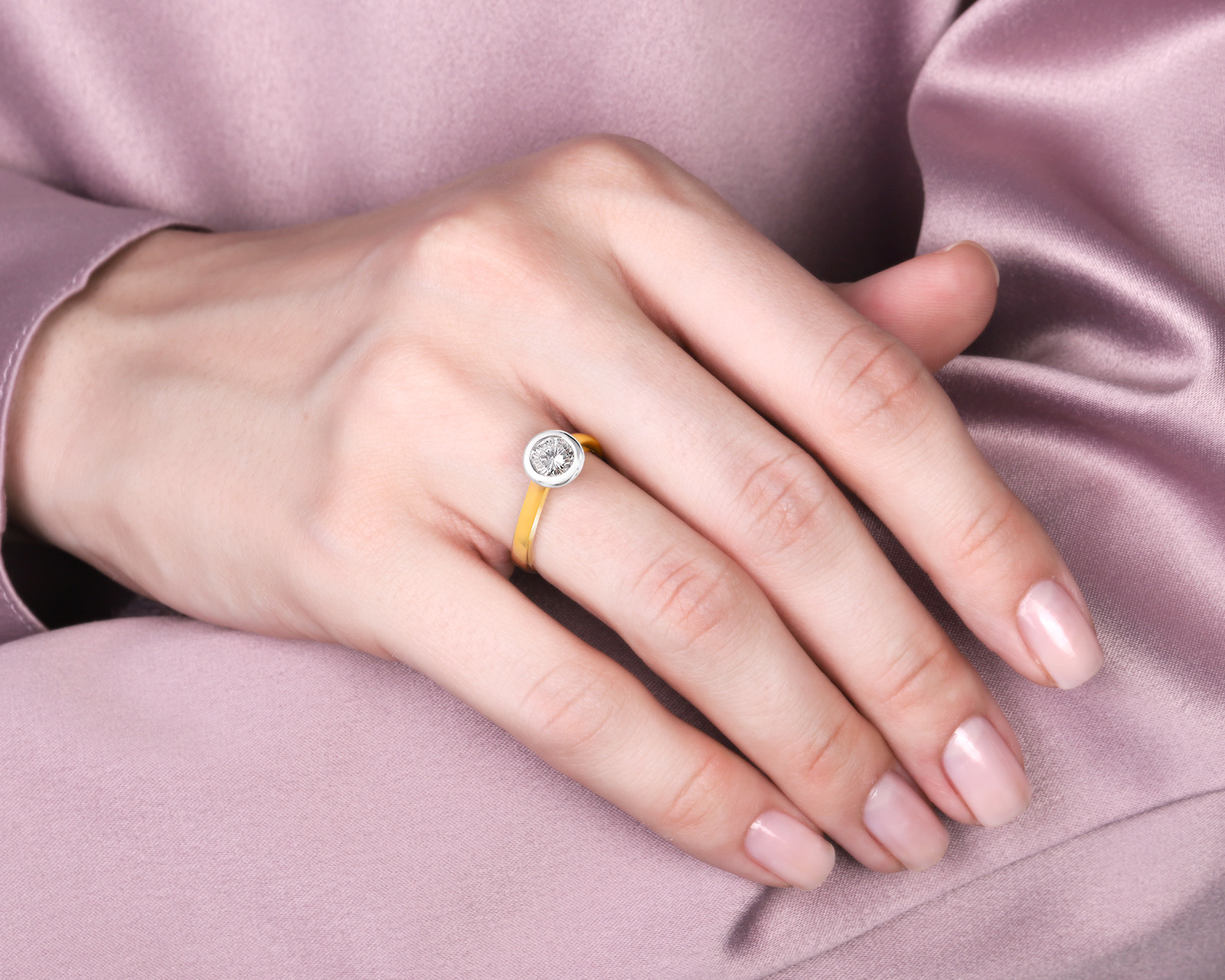 Золотое кольцо с бриллиантом 0.60ct