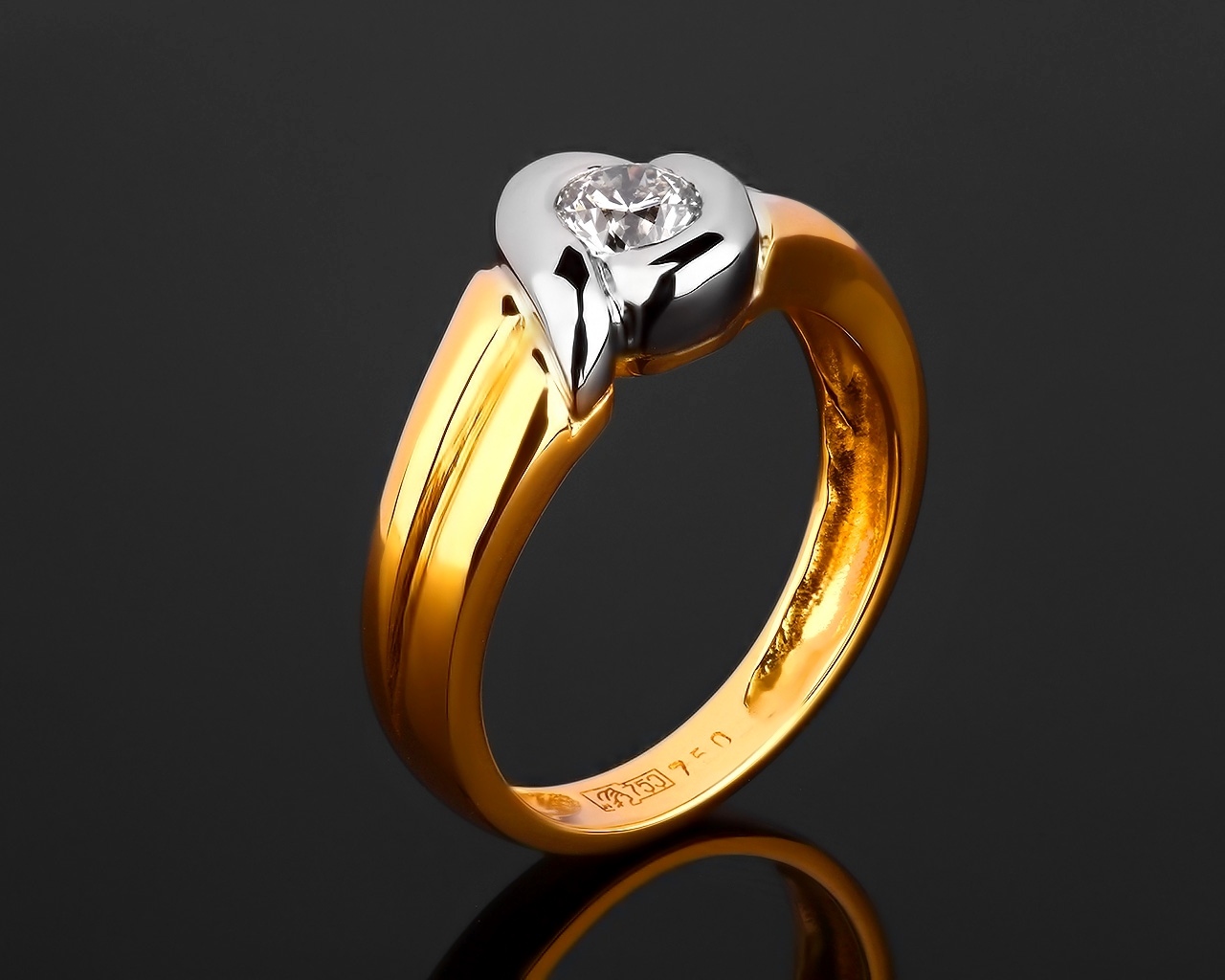 Золотое кольцо с бриллиантом 0.30ct