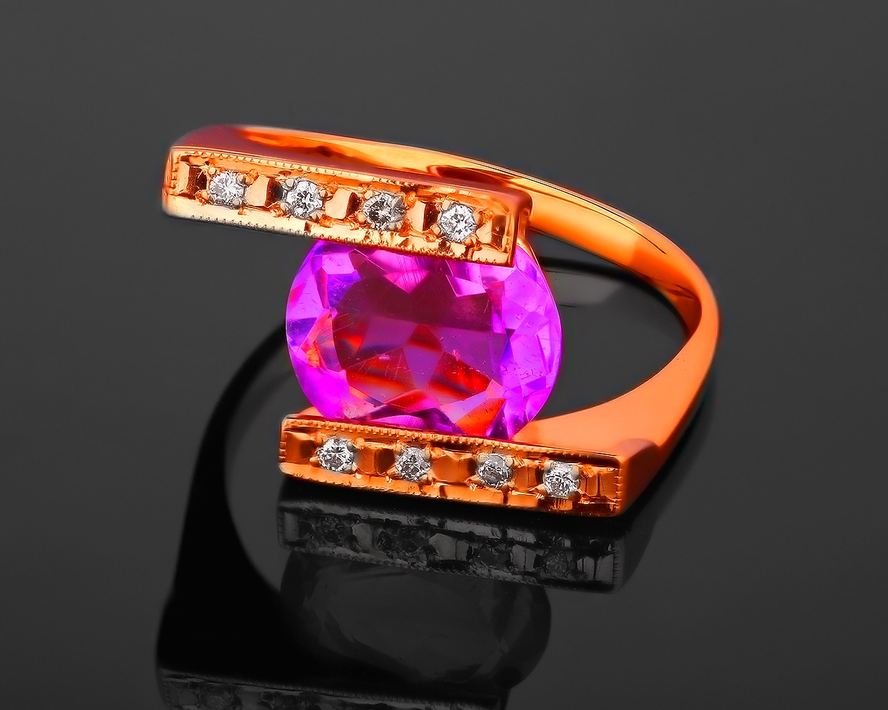 Золотое кольцо с аметистом и бриллиантами 0.09ct 030317/3 Золотое кольцо с аметистом и бриллиантами 0.09ct 030317/3
