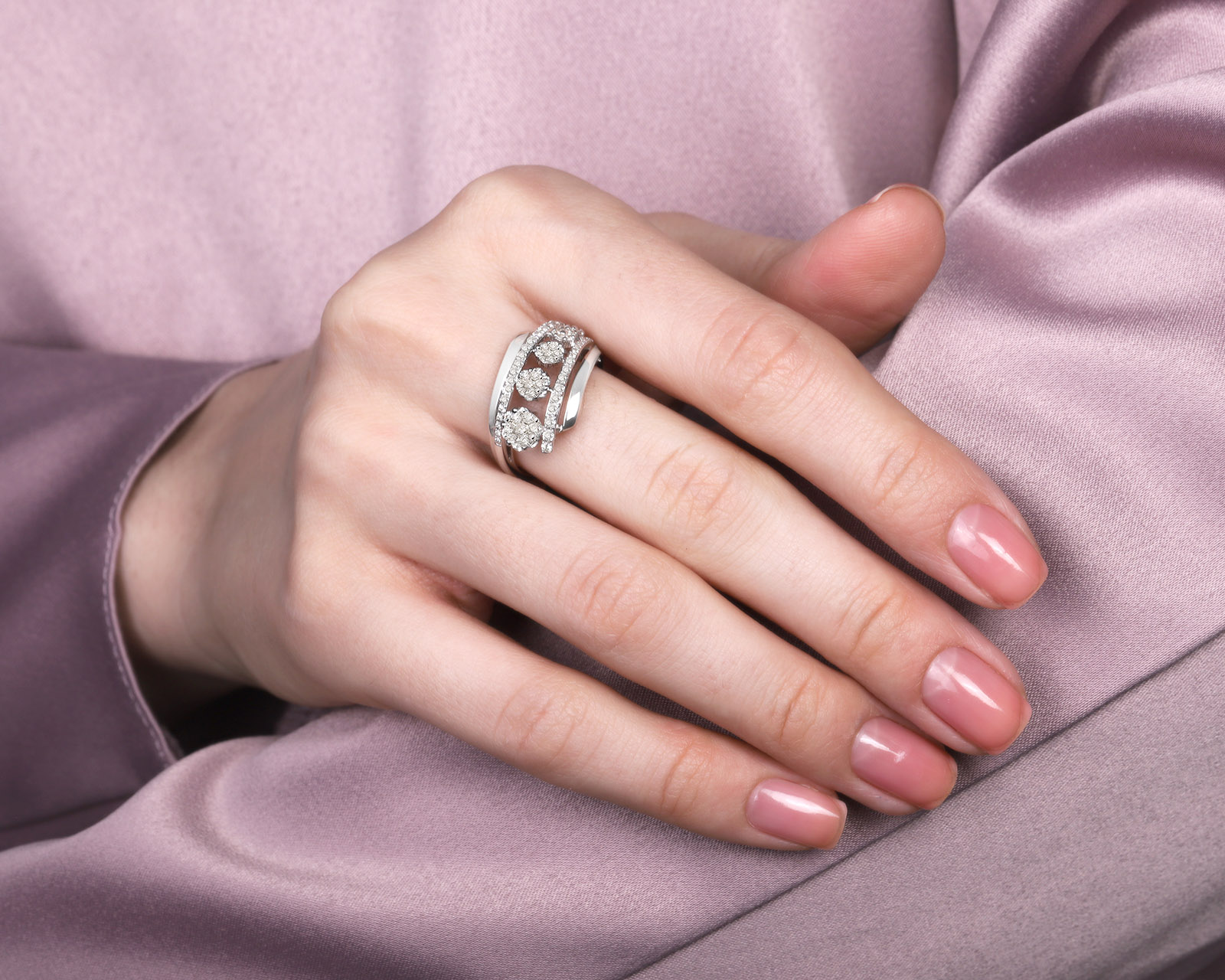 Оригинальное золотое кольцо с бриллиантами 0.74ct Constantin Artmayer