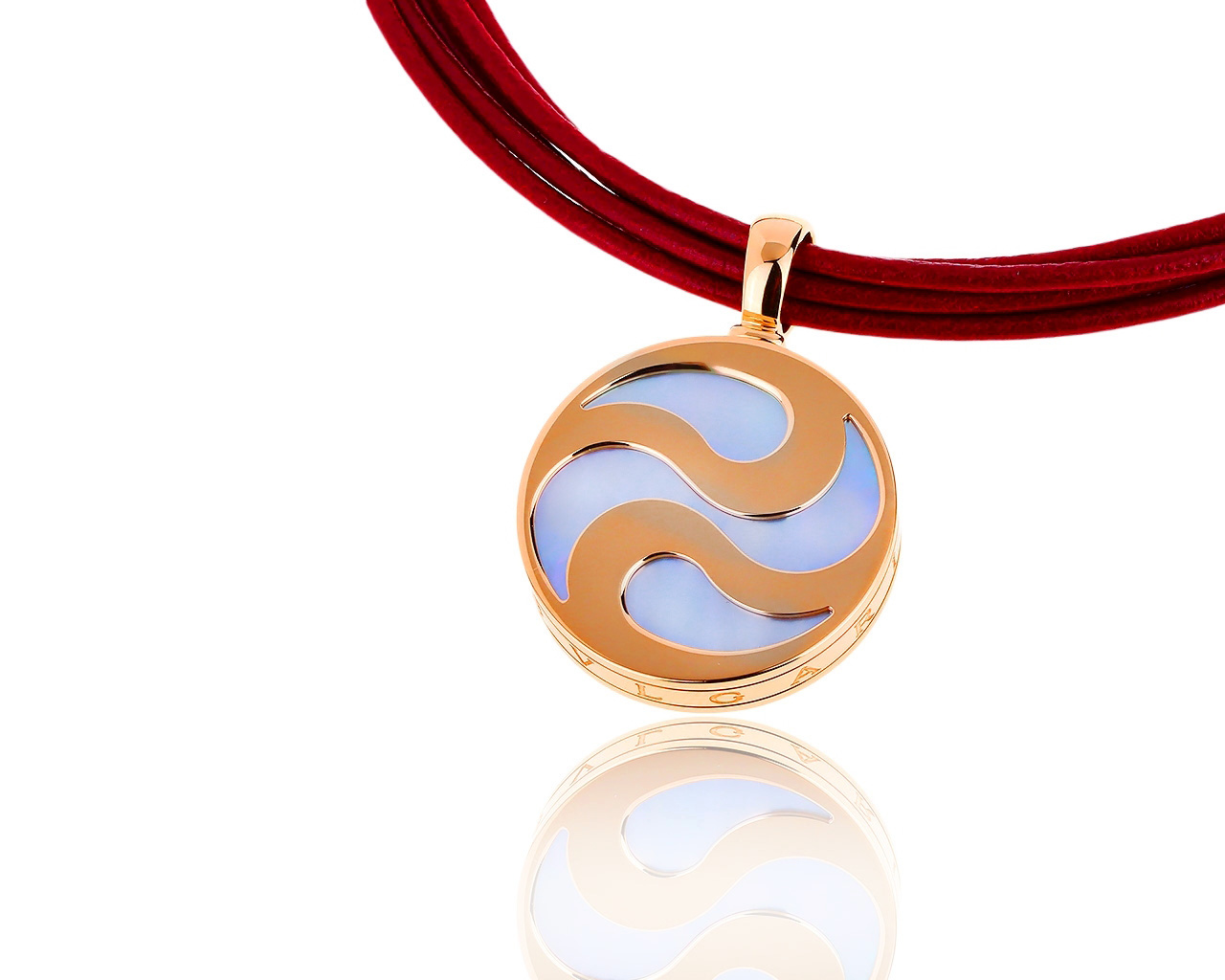 Оригинальный золотой кулон с перламутром Bvlgari 004400/00