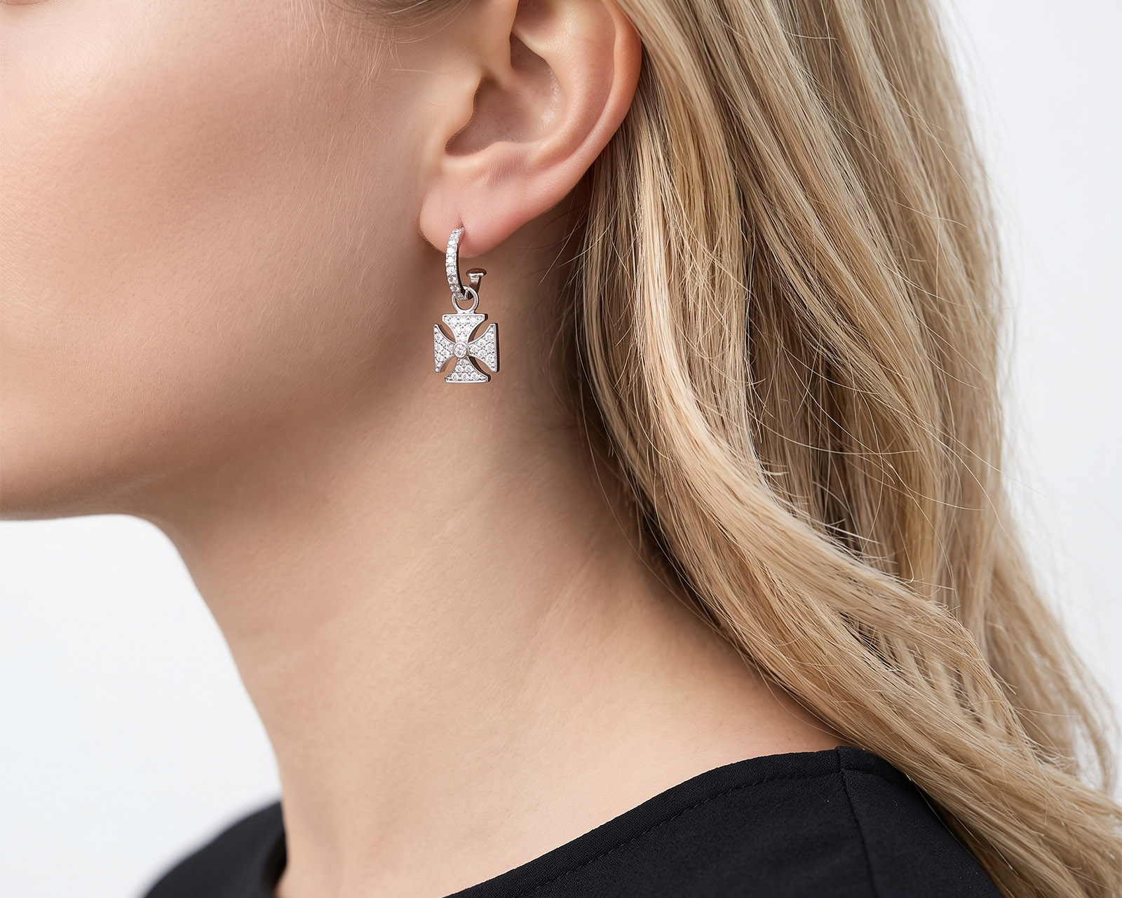 Оригинальные золотые серьги с бриллиантами 0.62ct Garrard