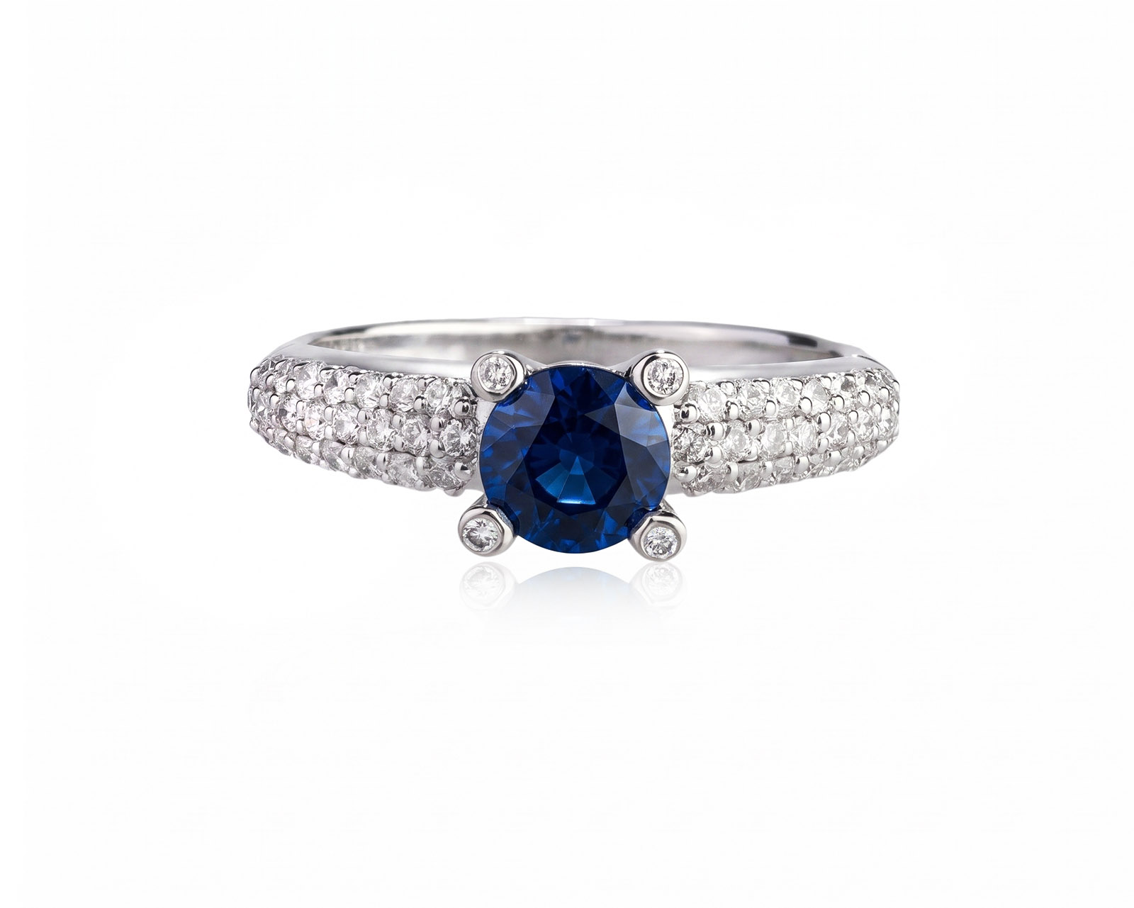 Золотое кольцо с сапфиром 1.05ct и бриллиантами 0.44ct