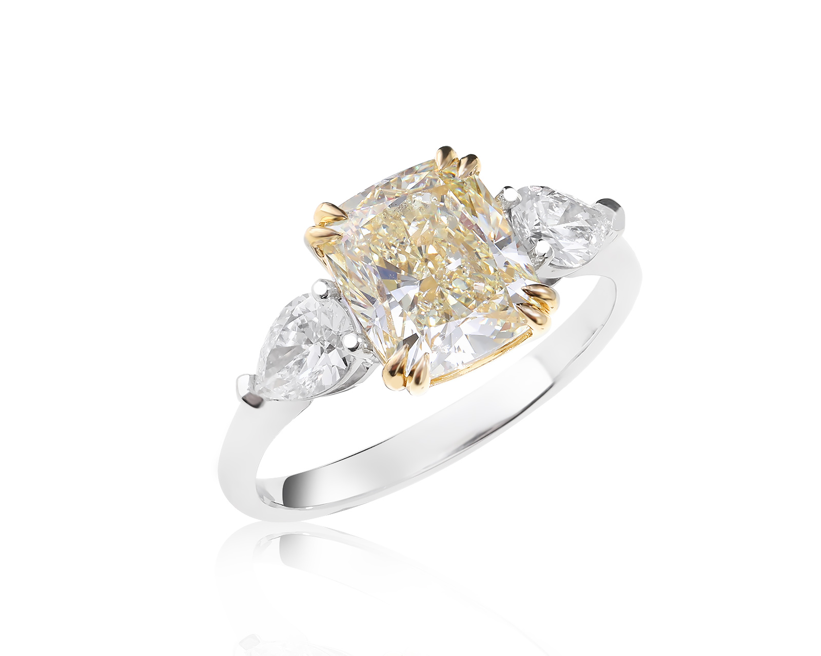 Золотое кольцо с бриллиантами 3.66ct
