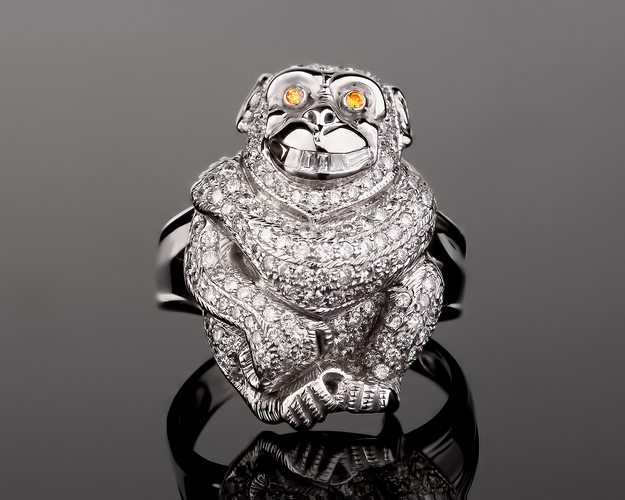 Неординарное золотое кольцо с бриллиантами 0.74ct