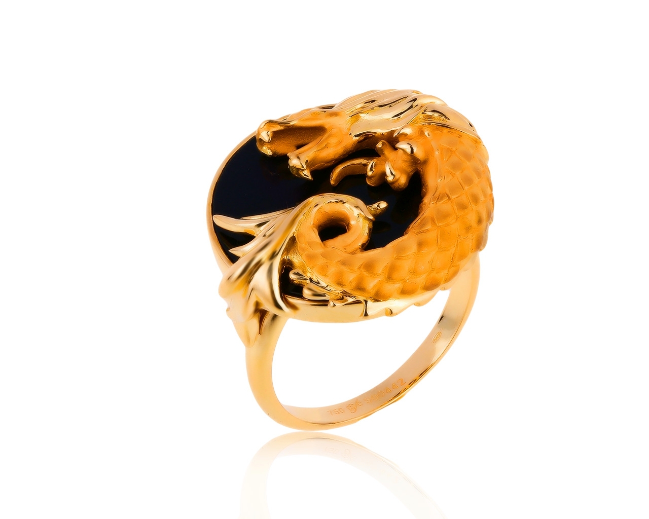 Оригинальное золотое кольцо с ониксом Carrera y Carrera 241219/23