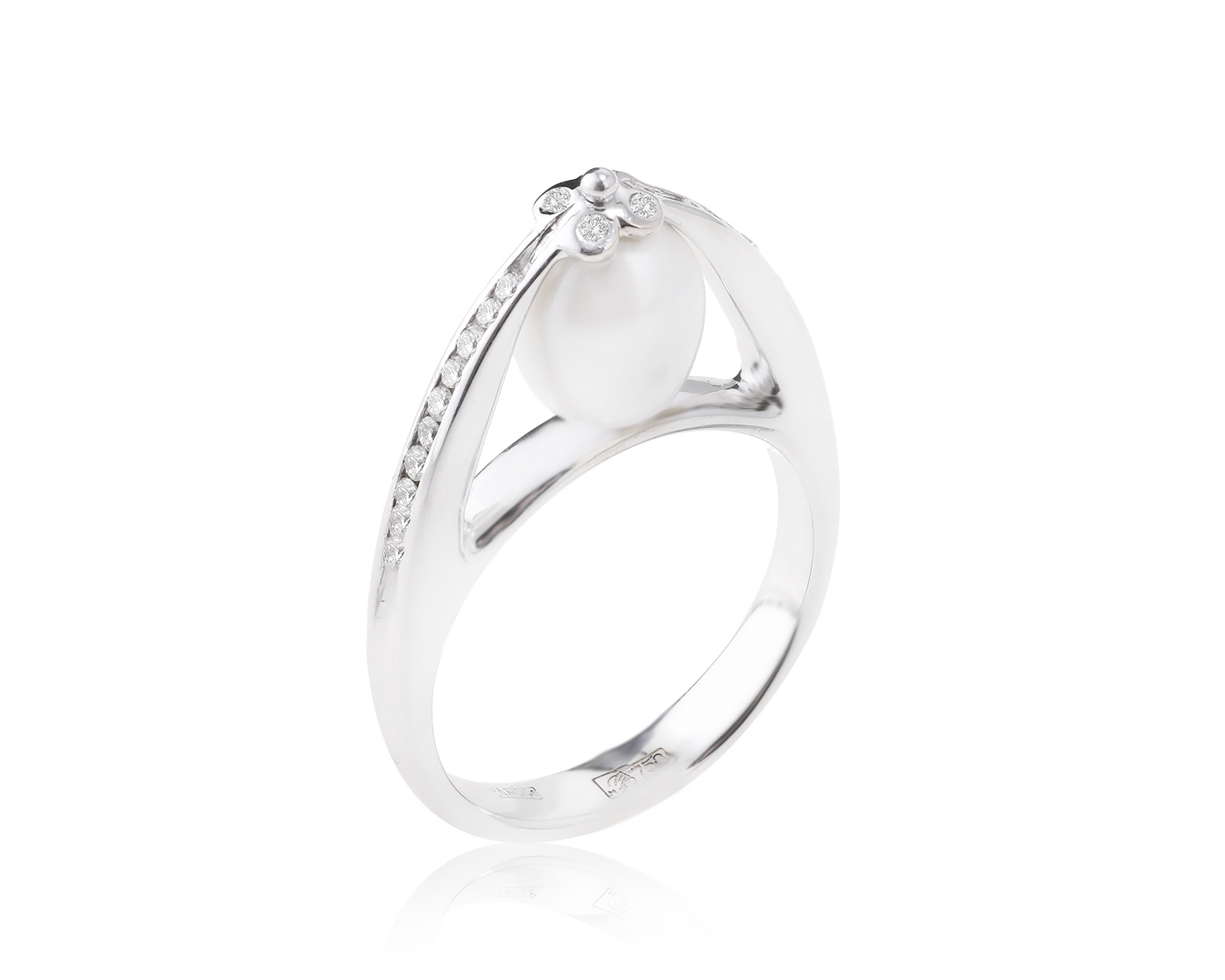 Золотое кольцо с жемчугом 9.40*6.80 мм 190224/11