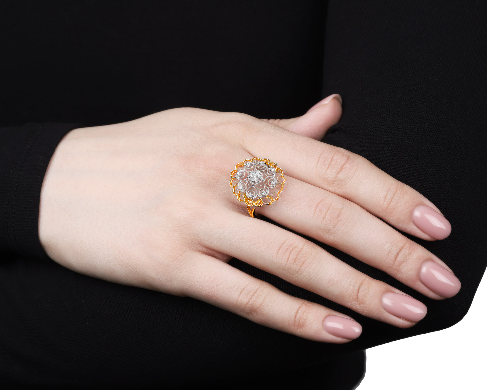 Прекрасное золотое кольцо с бриллиантами 0.18ct