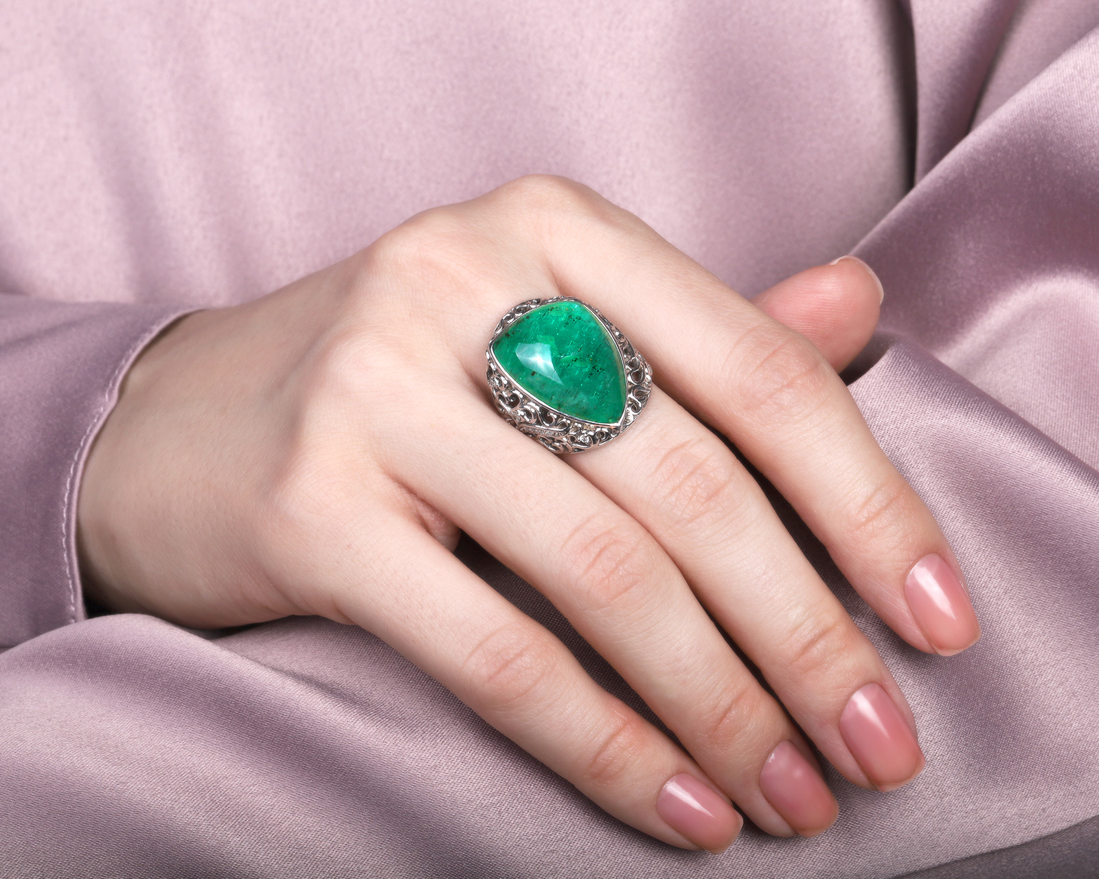 Оригинальное золотое кольцо с изумрудом 15.21ct Constantin Artmayer