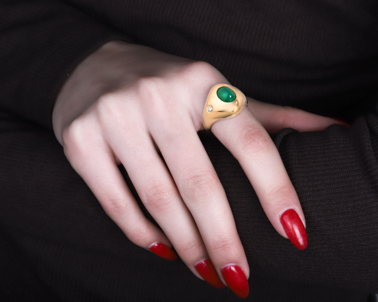 Золотое кольцо с кварцитом 1.70ct и бриллиантами 0.20ct