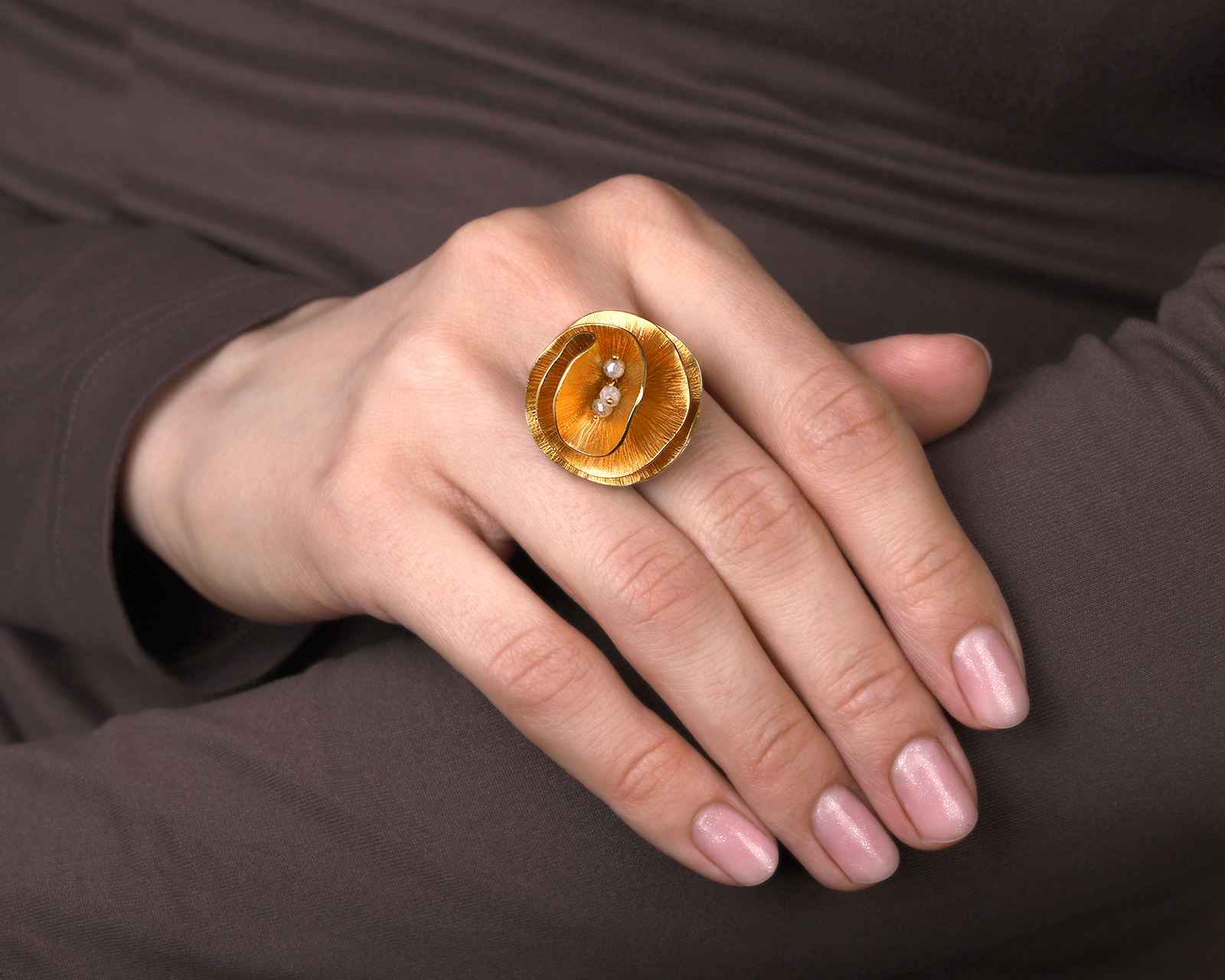 Оригинальное золотое кольцо с бриллиантами 1.05ct H.Stern
