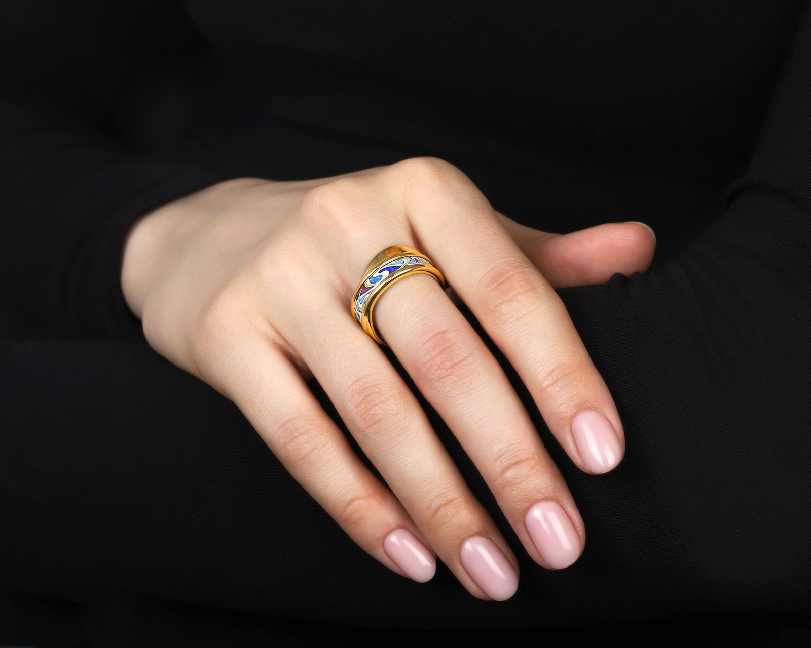Оригинальное золотое кольцо с эмалью Frey Wille Tango