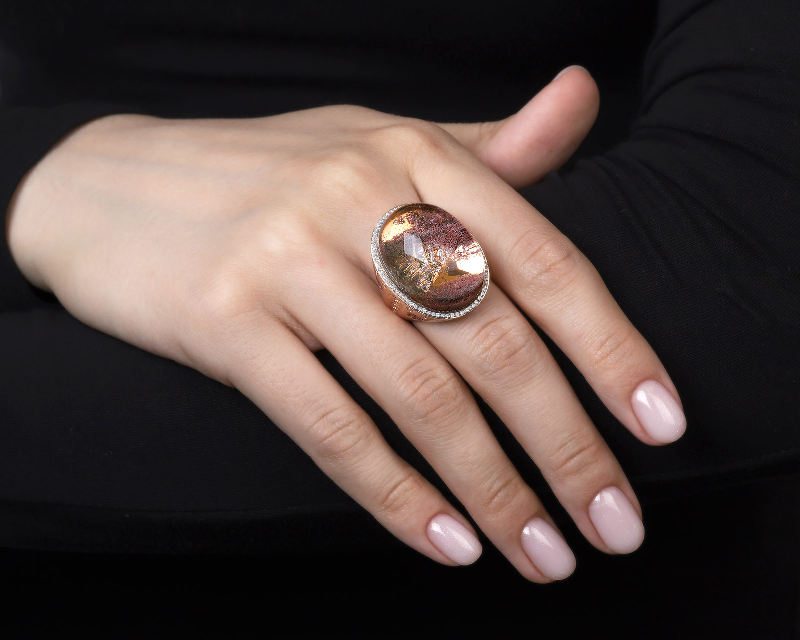 Изумительное золотое кольцо с кварцем 45.04ct