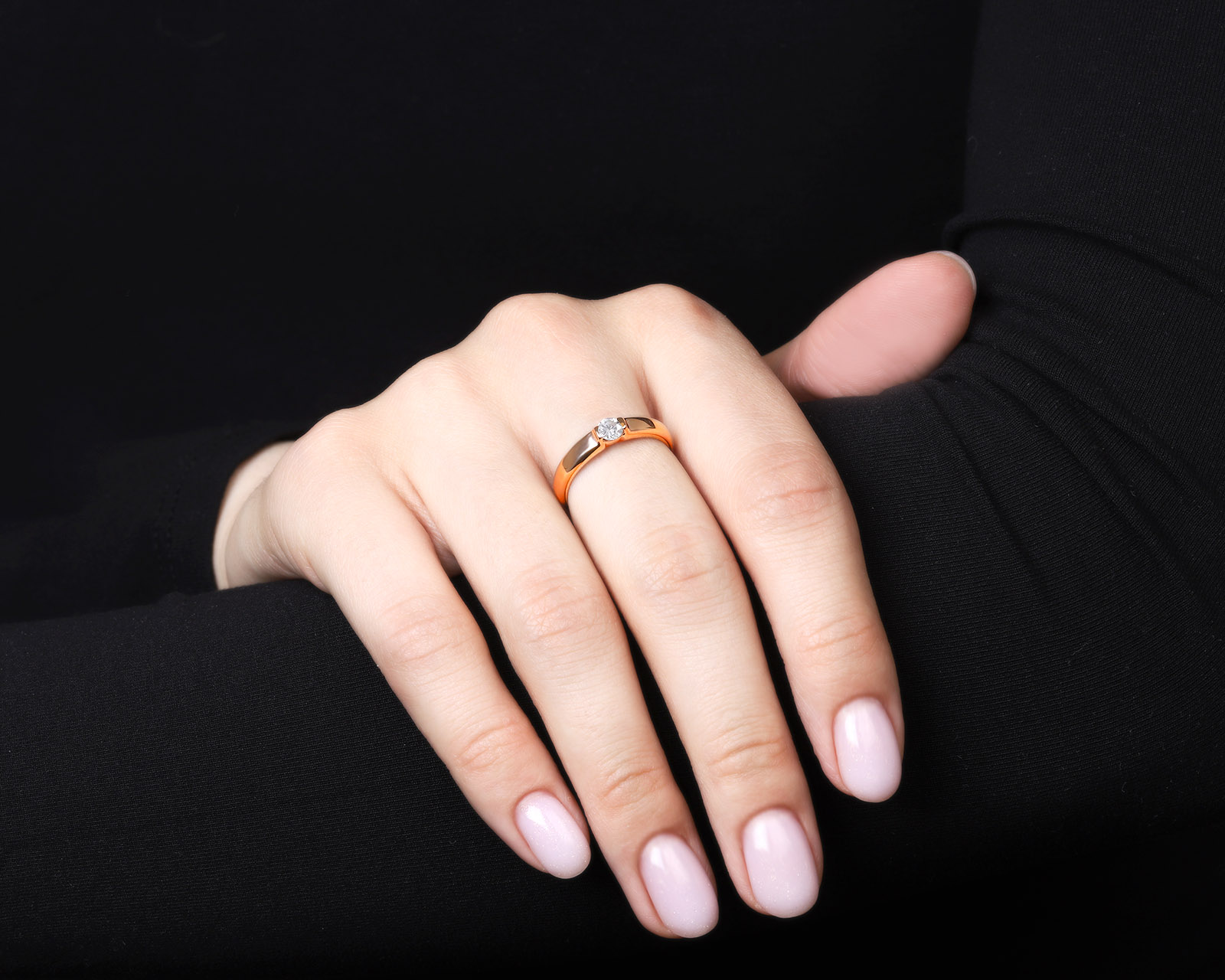 Модное золотое кольцо с бриллиантом 0.22ct