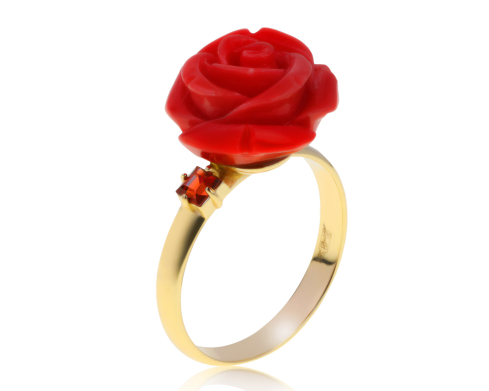 Женственное золотое кольцо с резным кораллом 210721/1