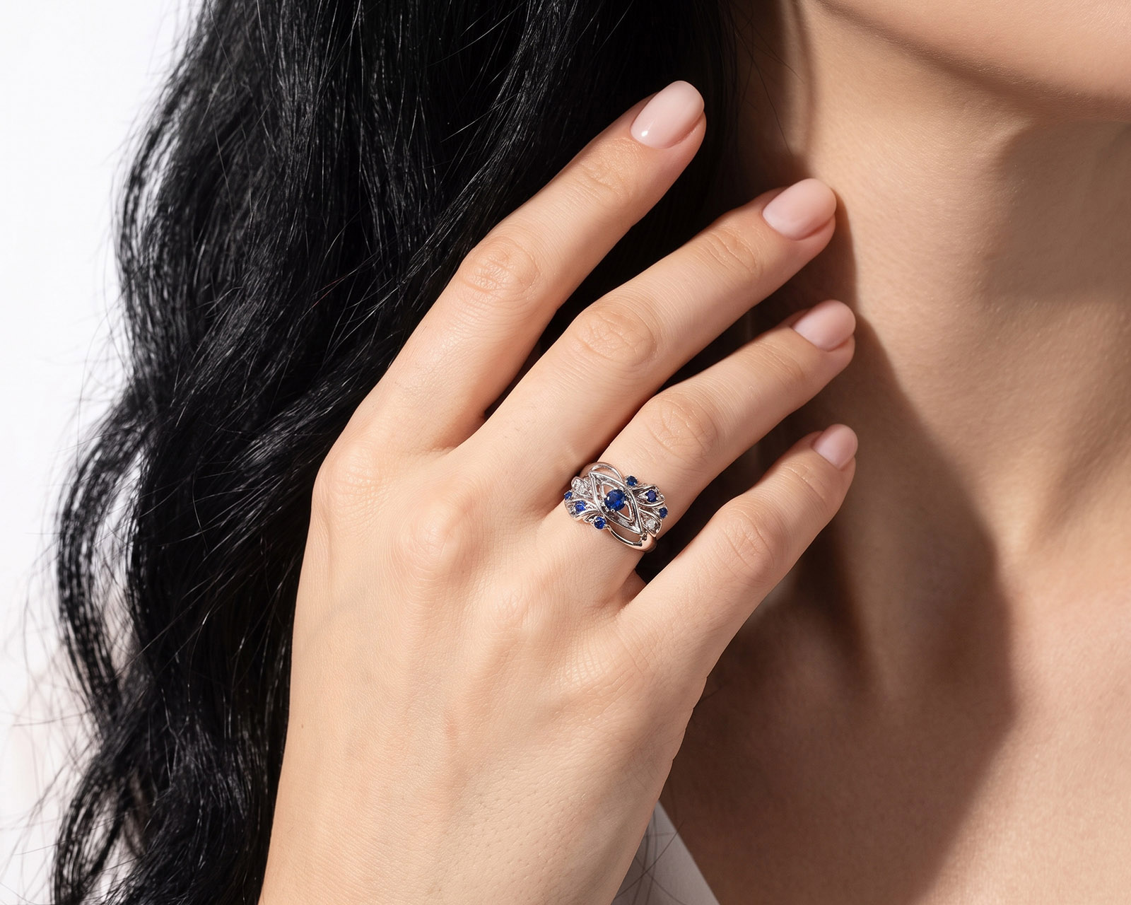 Золотое кольцо с сапфирами 0.52ct и бриллиантами 0.01ct