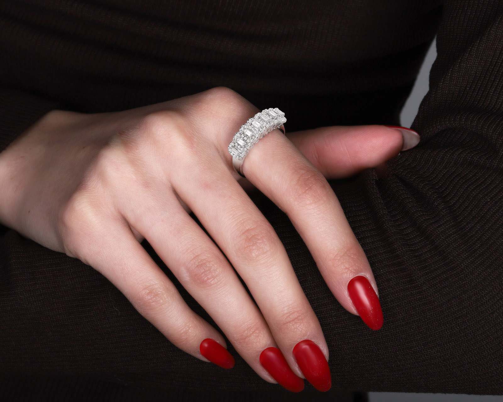 Золотое кольцо с бриллиантами 0.68ct