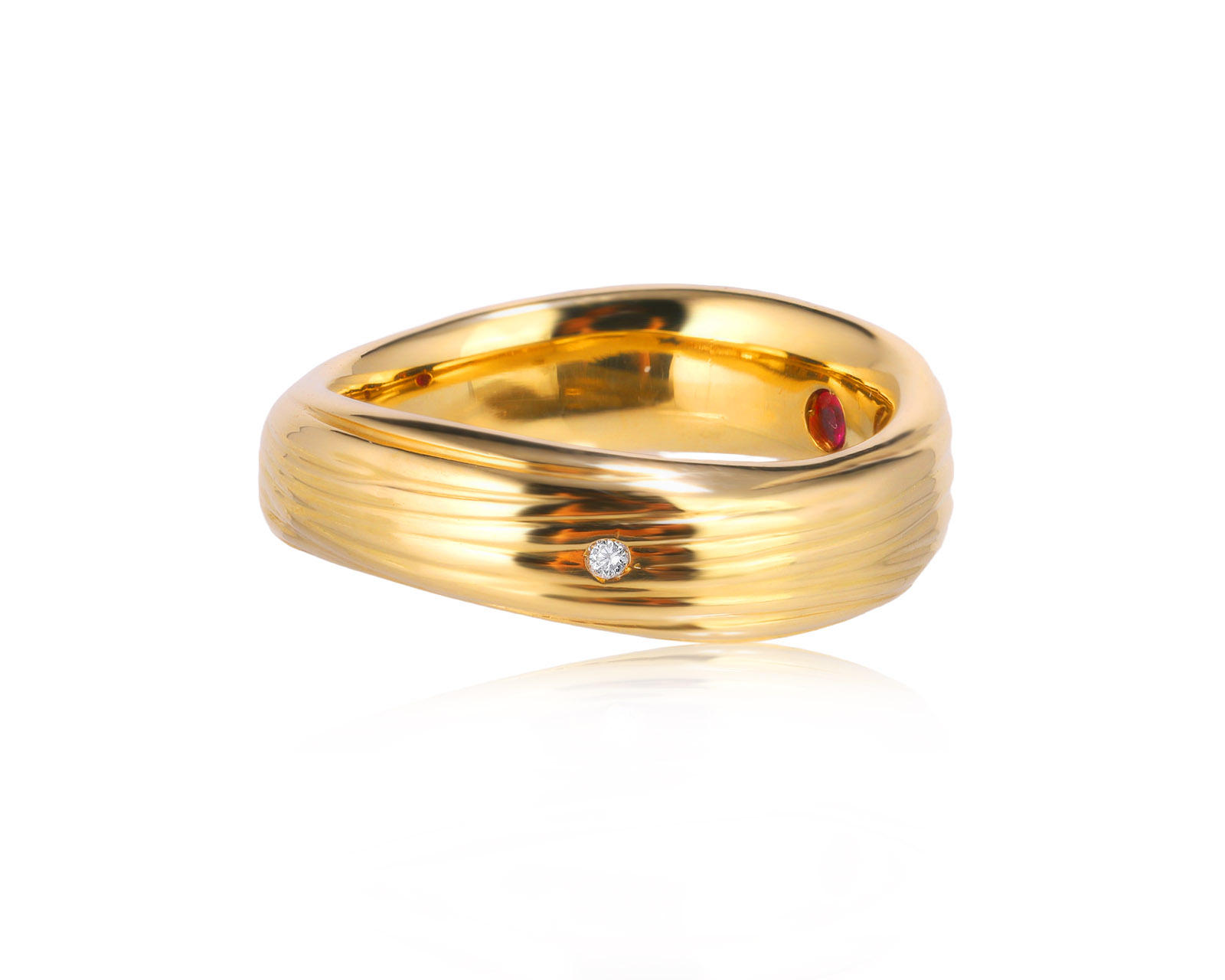 Оригинальное золотое кольцо с рубином 0.03ct Roberto Coin