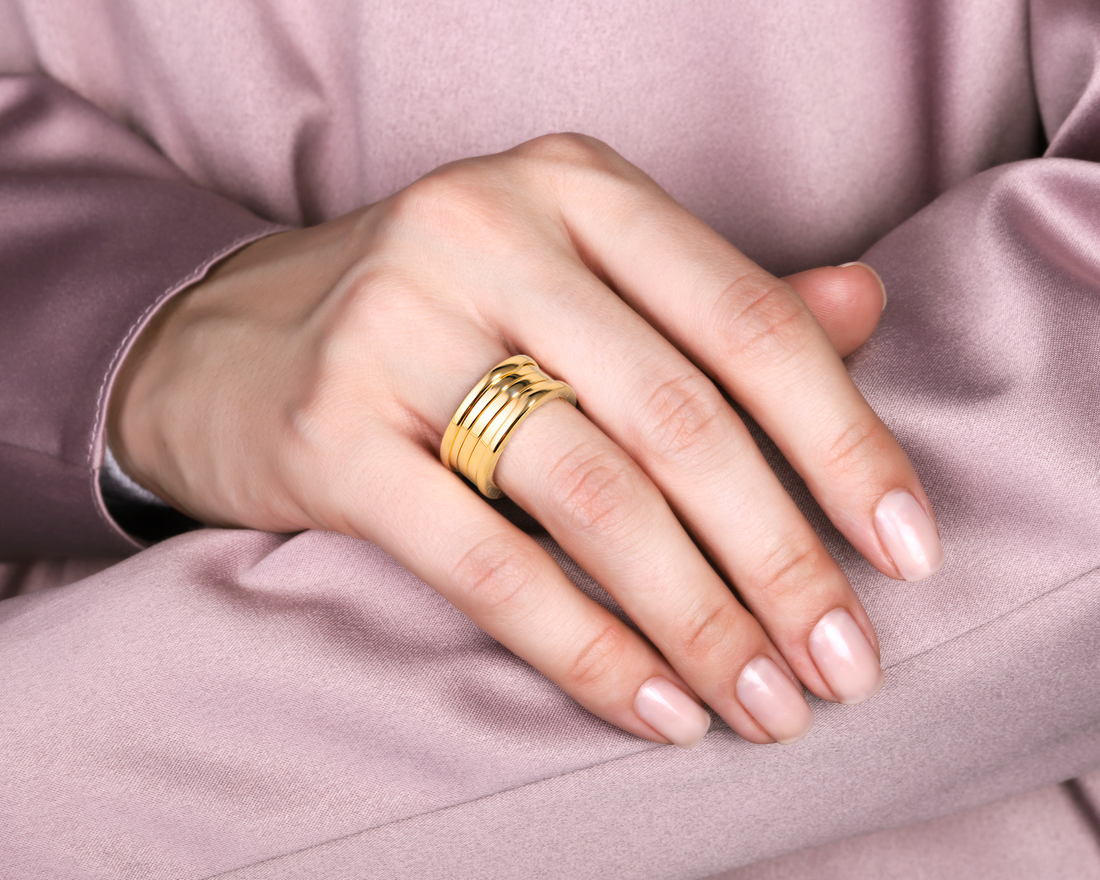 Оригинальное золотое кольцо Bvlgari B.Zero1