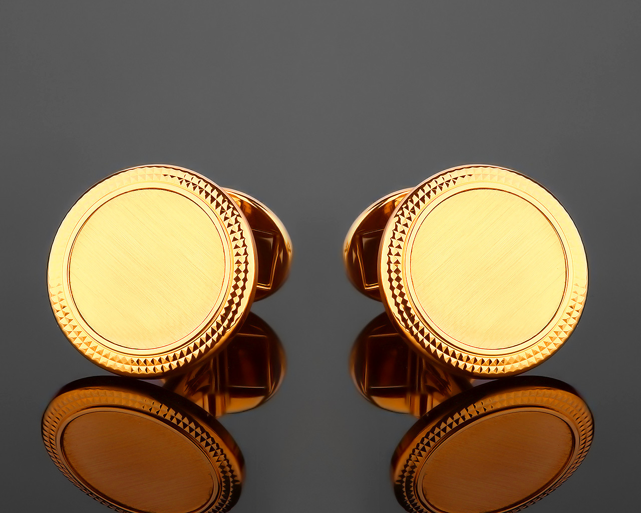 Стильные золотые запонки Patek Philippe Calatrava 201116/1