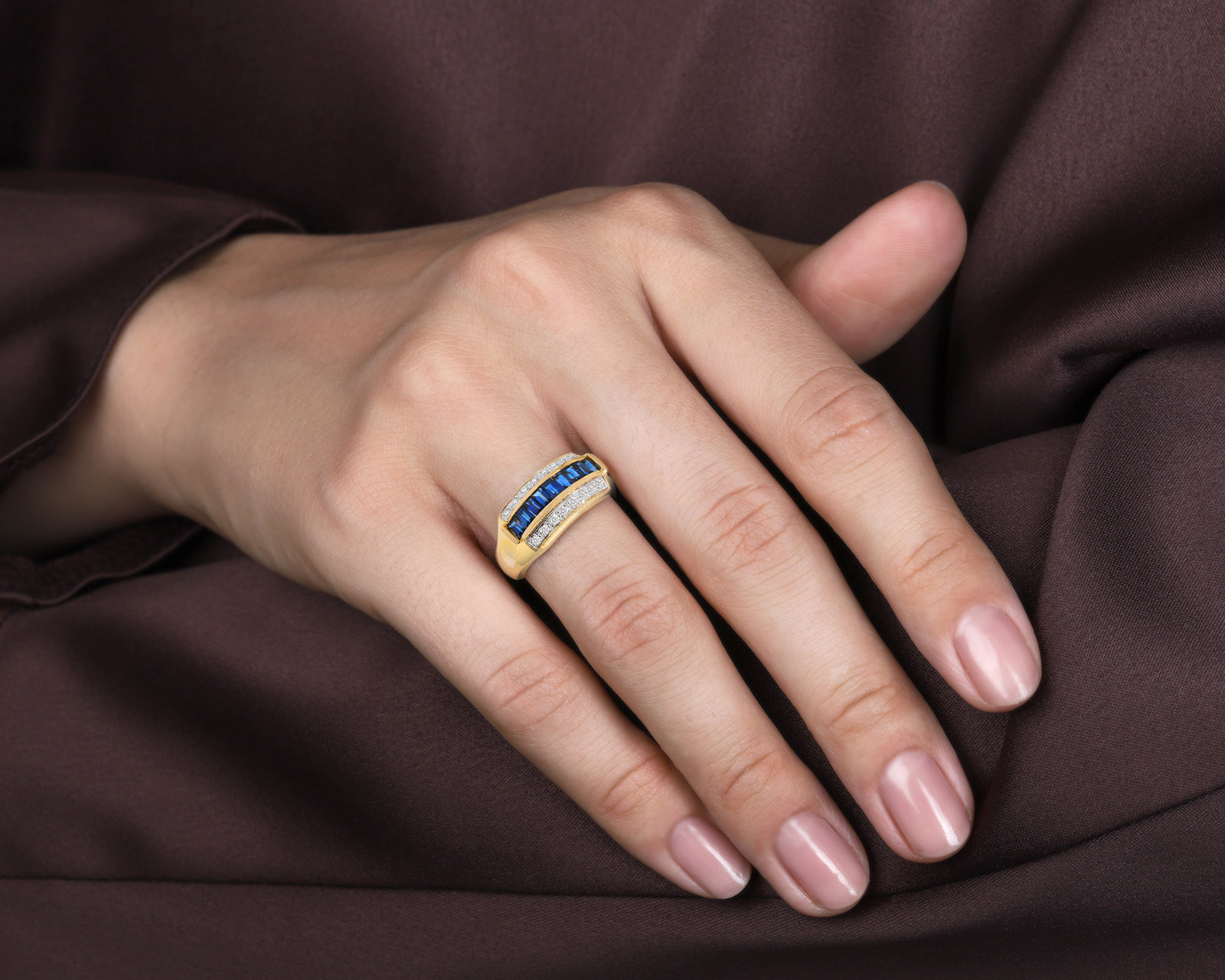 Золотое кольцо с сапфирами 0.81ct и бриллиантами 0.16ct