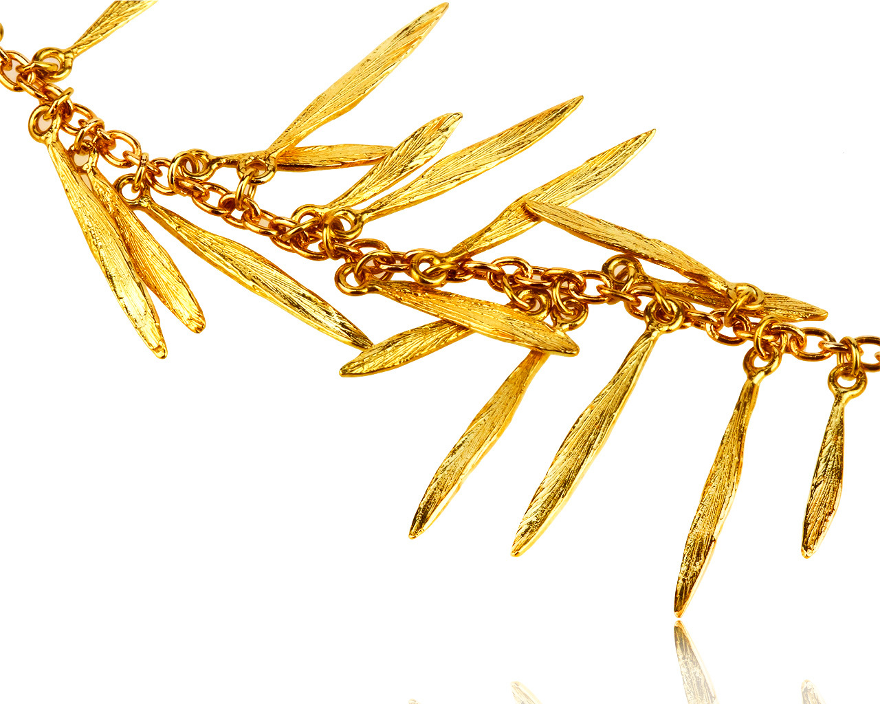 Оригинальное золотое колье с бриллиантами 0.005ct H.Stern