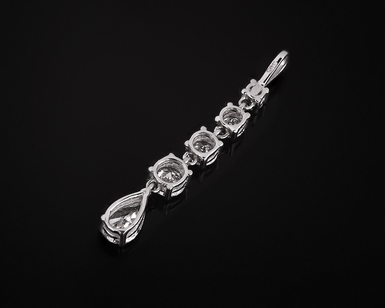 Изысканная золотая подвеска с бриллиантами 1.91ct