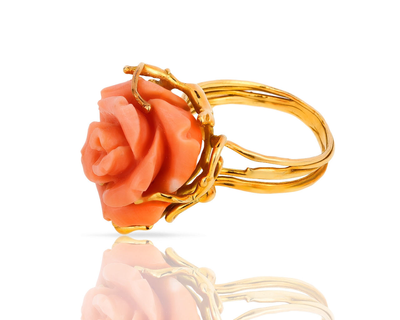Итальянское золотое кольцо с кораллом 160718/2