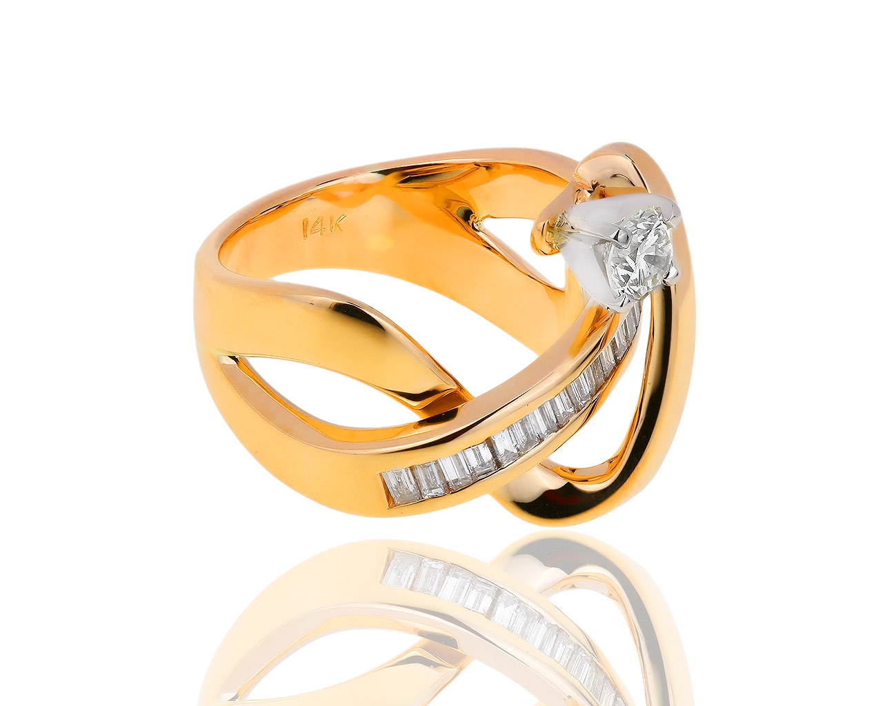 Витое золотое кольцо с бриллиантами 0.82ct